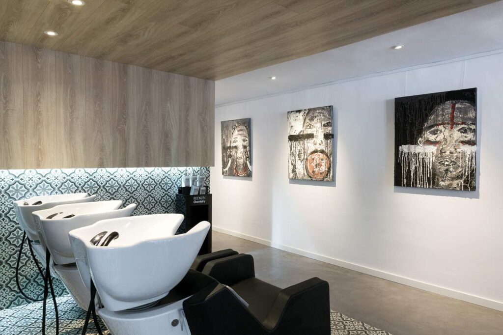 Noguera Hair & Art Salon detalle de los cuadros de arte Noguera Hair & Art Salon detalle de los cuadros de arte