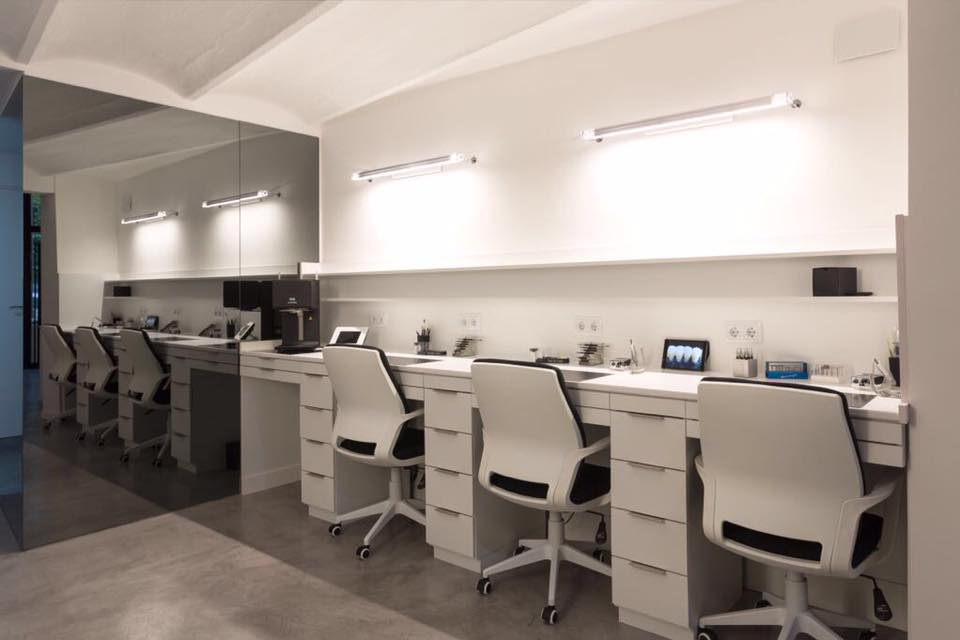 Zona mesas de CB LAB Dental Design Zona mesas de CB LAB Dental Design