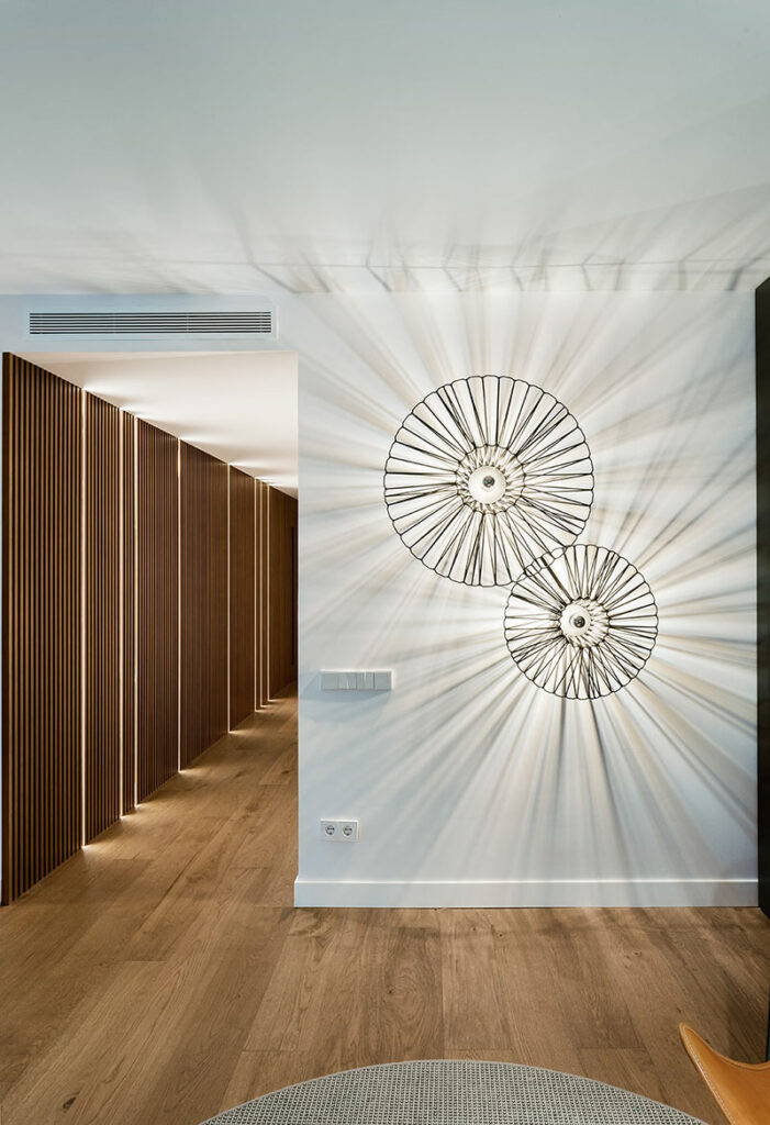 Detalle de la lámpara del pasillo en piso en Sant Cugat del Vallés